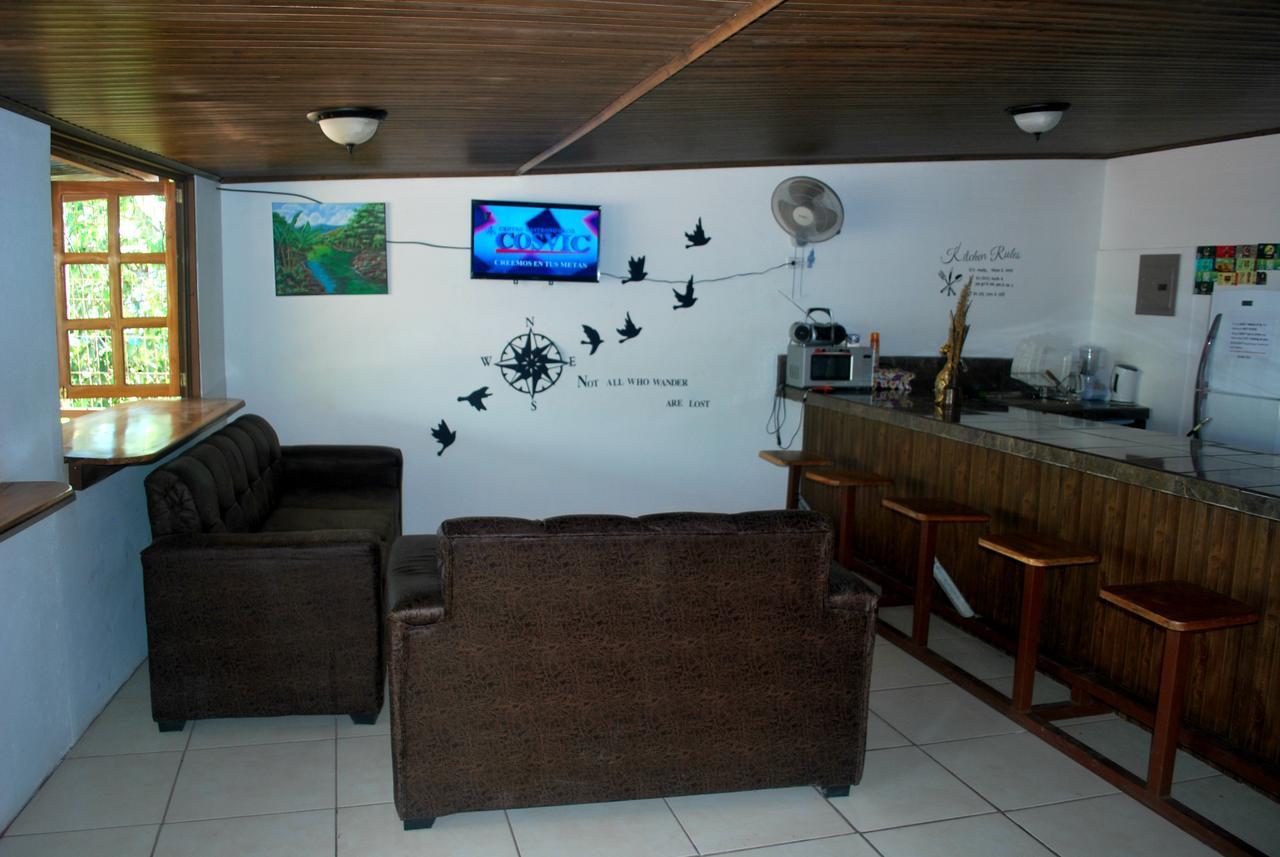 Passifloras Hostel Quepos Exteriör bild